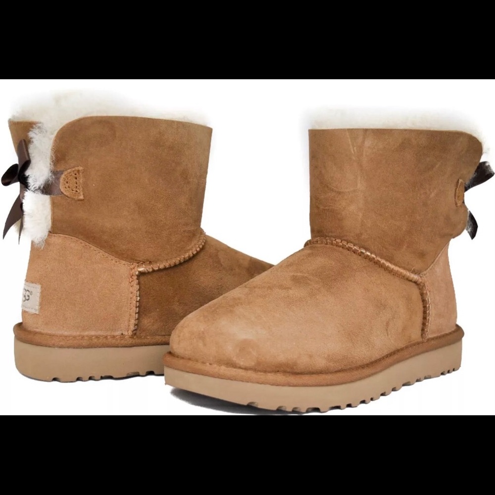 Women ugg Australia boots 100% authentic brand new